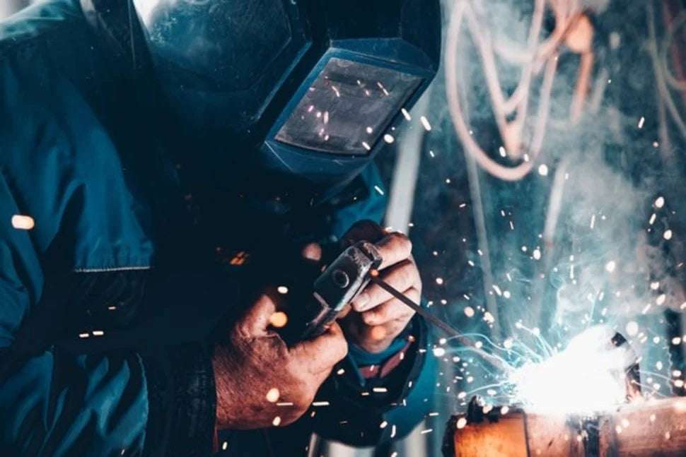 Qui paie les vêtements de travail au Québec ?